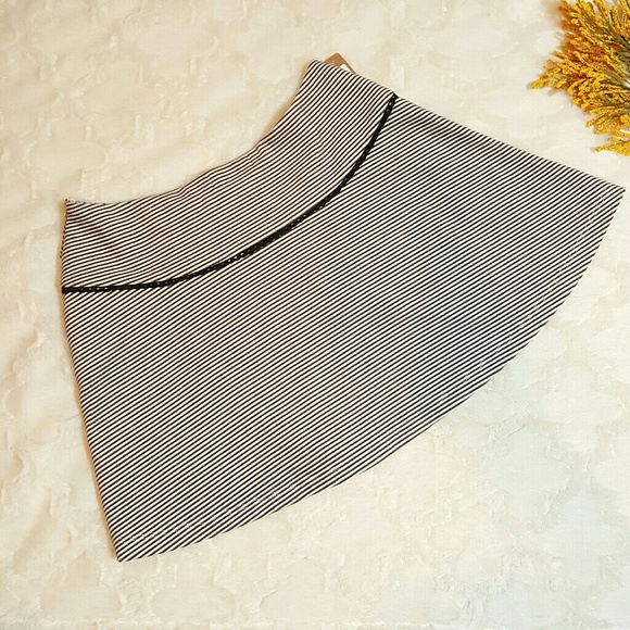 C'isa Boutique Mini Skirt size M - Picture 4 of 6